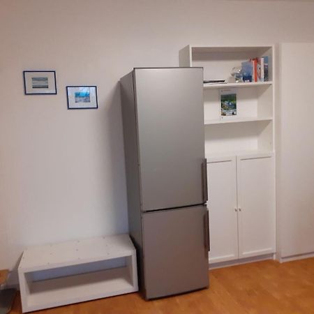 Aquamarin - Charmantes Appartement Mit Balkon Росток Екстериор снимка
