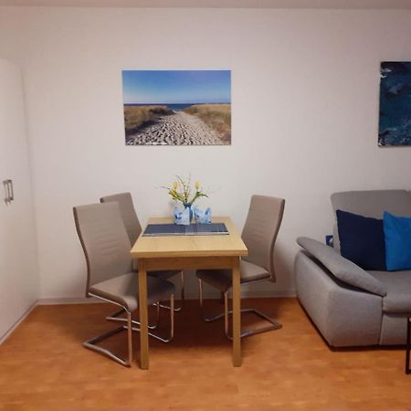 Aquamarin - Charmantes Appartement Mit Balkon Росток Екстериор снимка