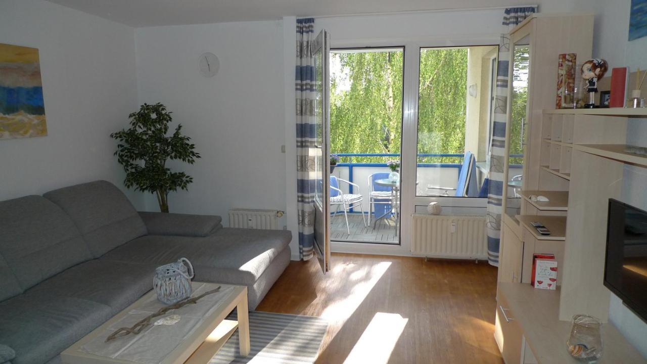 Aquamarin - Charmantes Appartement Mit Balkon Росток Екстериор снимка
