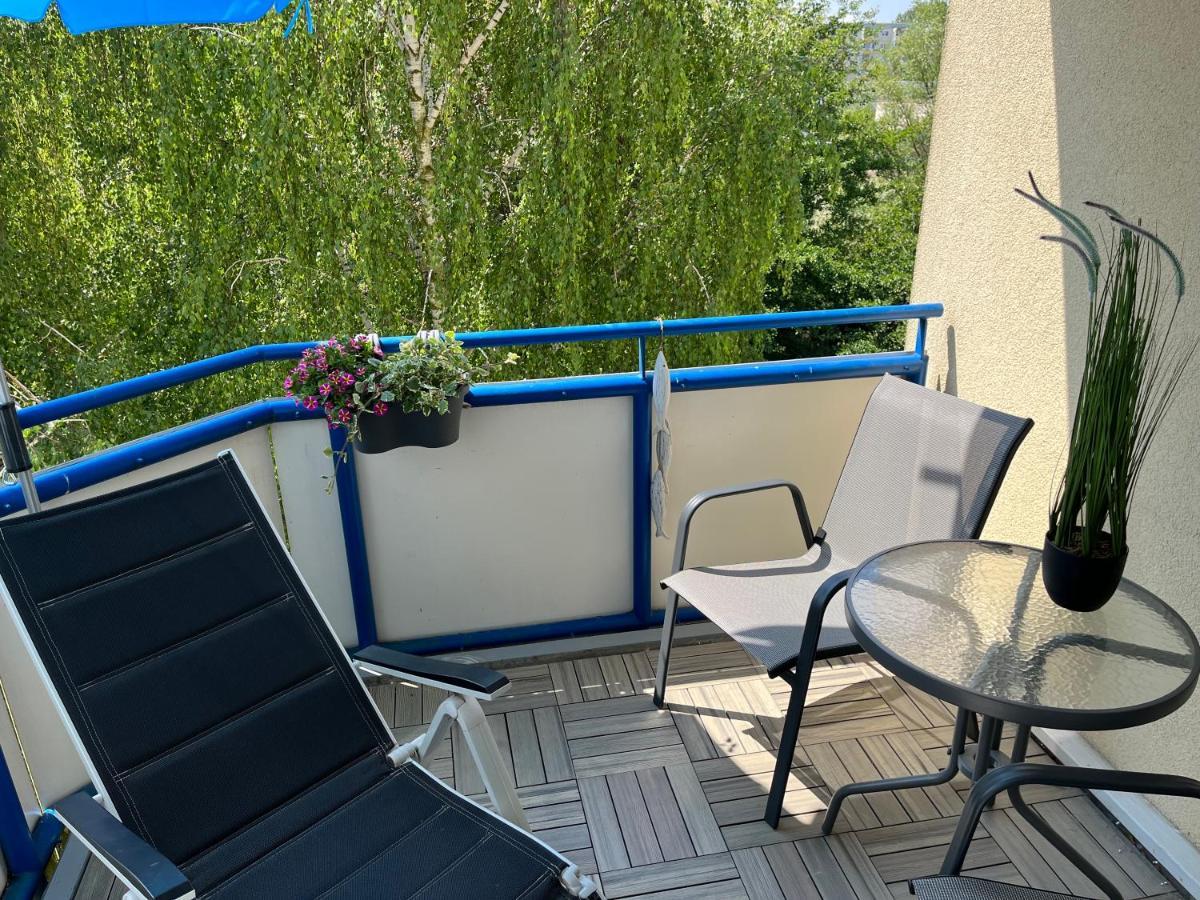 Aquamarin - Charmantes Appartement Mit Balkon Росток Екстериор снимка