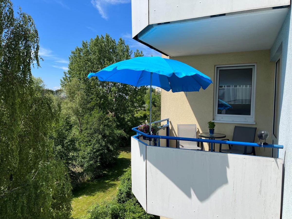 Aquamarin - Charmantes Appartement Mit Balkon Росток Екстериор снимка