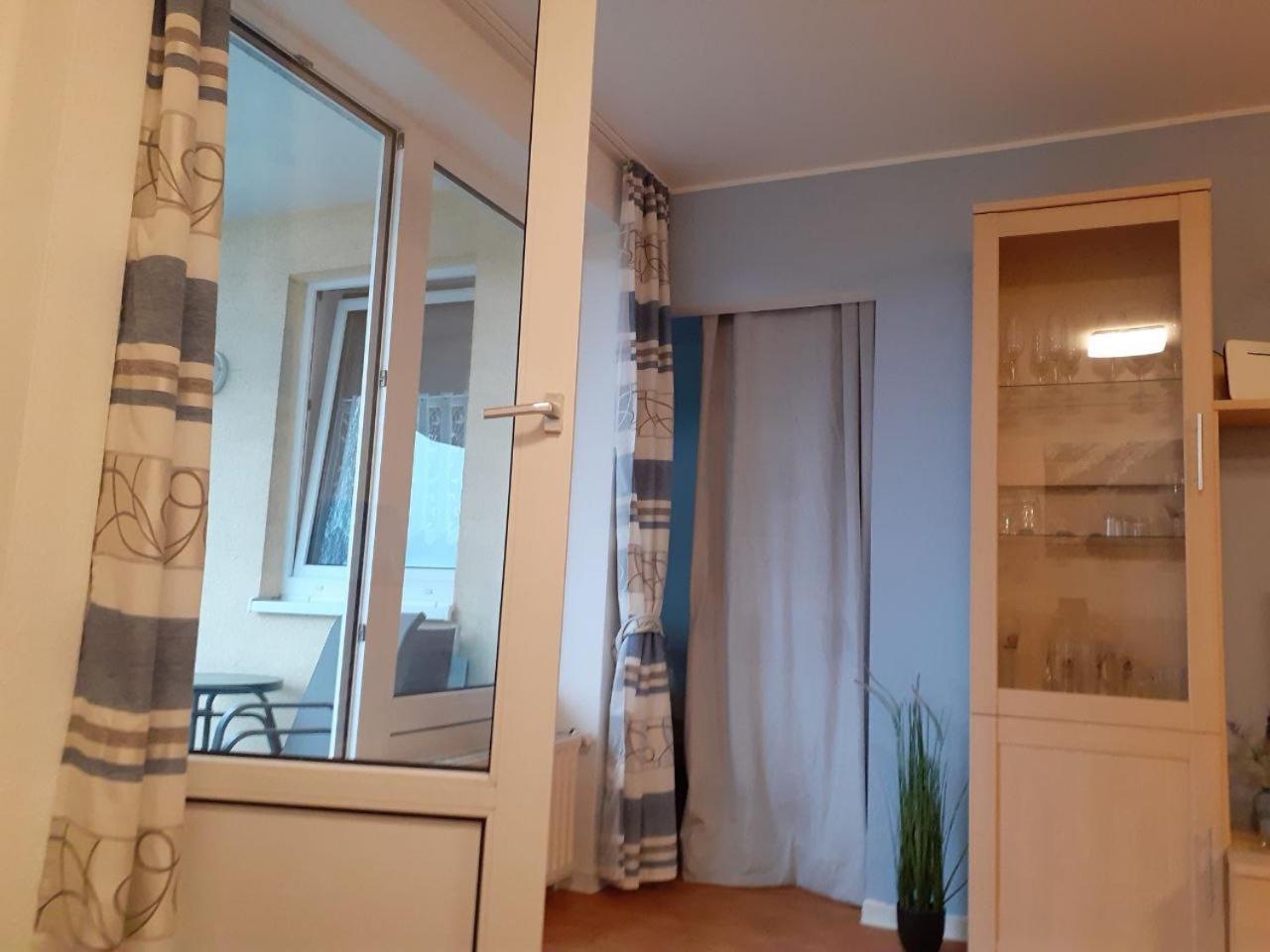 Aquamarin - Charmantes Appartement Mit Balkon Росток Екстериор снимка