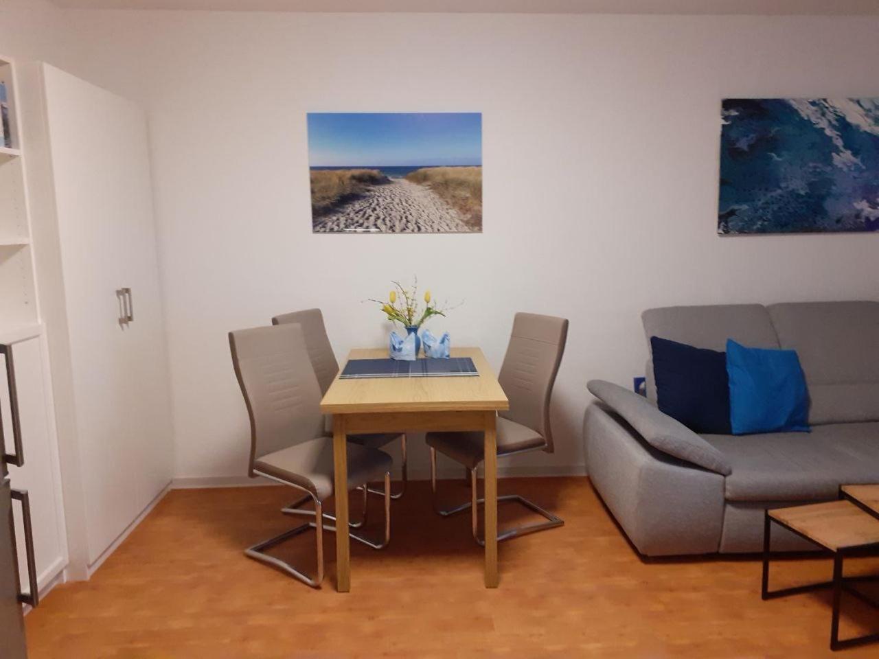Aquamarin - Charmantes Appartement Mit Balkon Росток Екстериор снимка